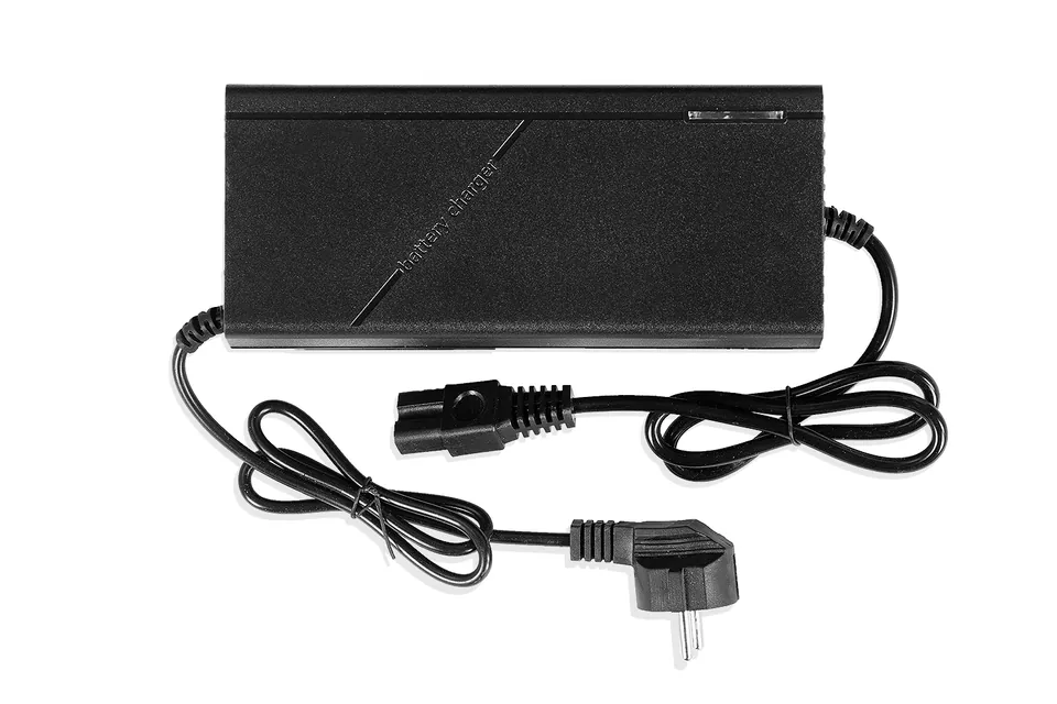 Geco Blei-Säure Batterieladegerät 72V / 8A – Externes Kunststoff-Charger pilt 2