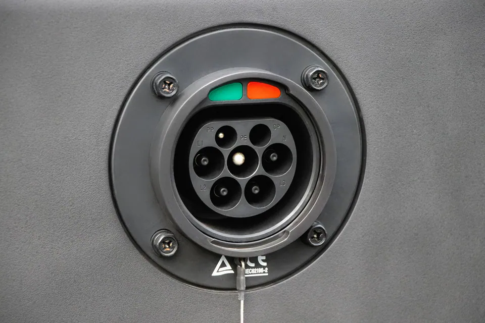 EEC Elektroauto Prime Cargo gXC Pickup 14,8 kW PMSM Motor inkl. 89,6V 230Ah LiFePO4 Batterie detail 14